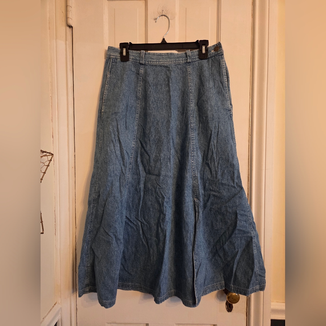Chic Denim Skirt By Sk Wear